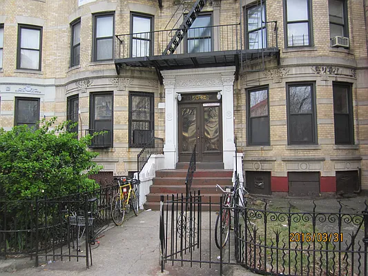 Rented by David W Realty Inc | media 5