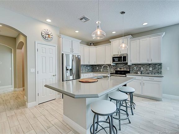4th image of 10858 SW Winding Lakes Cir