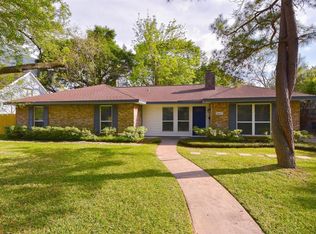 10607 Meadow Lake Ln, Houston, TX 77042