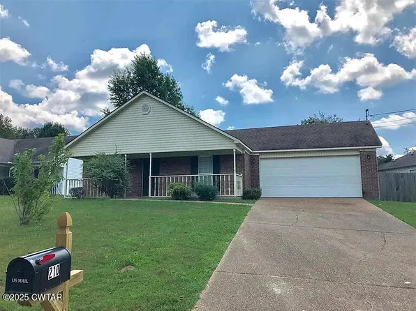 210 Bent Oaks Dr, Jackson, TN 38305