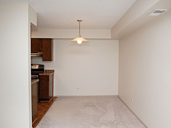 3rd image of 925 Buccaneer Dr APT 1