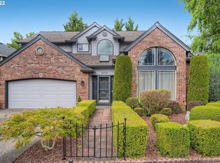 16721 NW Paddington Dr, Beaverton, OR 97006