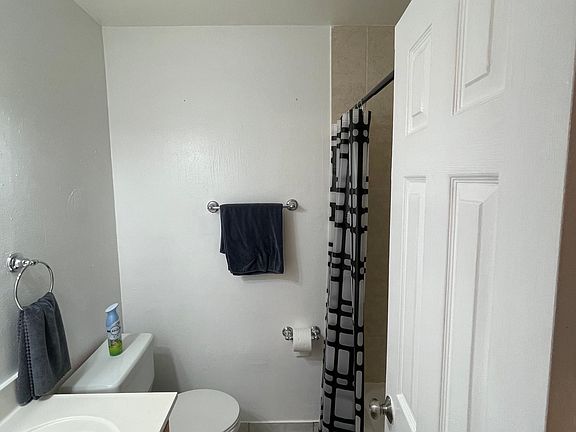 4th image of 3619 W Rogers Ave #12