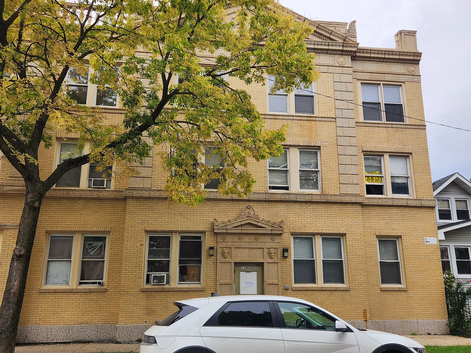 2 bed, 875 sqft, $1,275 — Photo 1