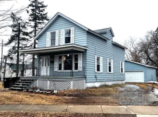 421 3rd St, Menominee, MI 49858