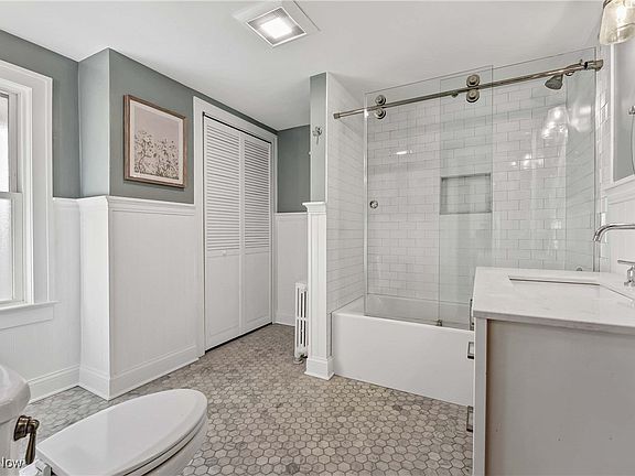 3rd image of 1615 Lewis Dr