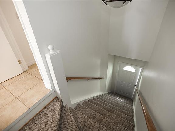 3rd image of 1937 Vista Del Mar St APT 2B