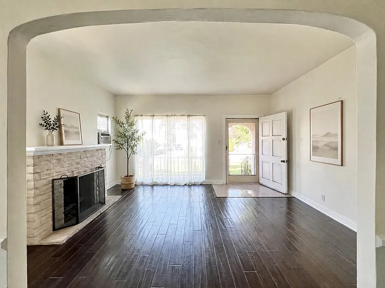 333 La Paloma Ave — Photo 2