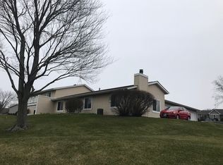 5204 Woodmar Ct APT A, McHenry, IL 60050