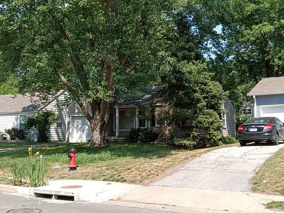 2nd image of 7721 Oak St