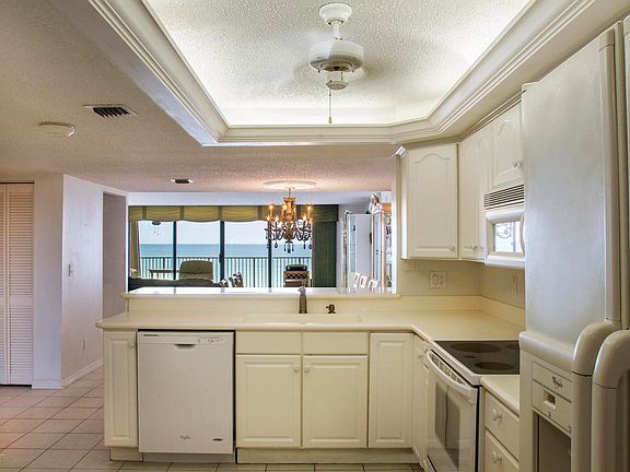4th image of 830 N Atlantic Ave APT 907