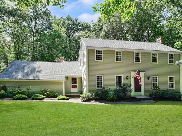 47 Laurel Lane, Simsbury, CT 06070