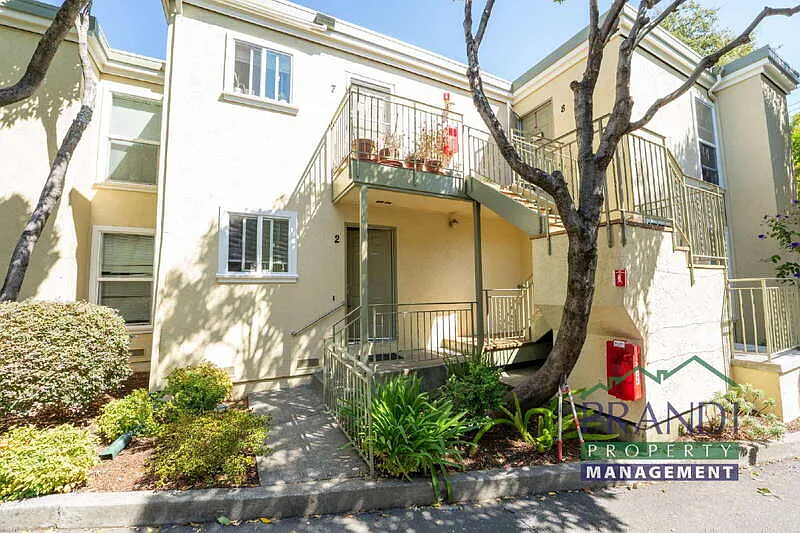 1 bed, 1.0 bath, 450 sqft, $2,295 — Photo 1