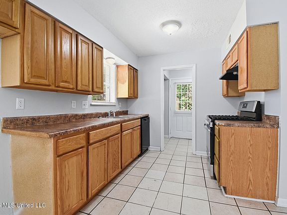 5th image of 6460 Birchfield Cir