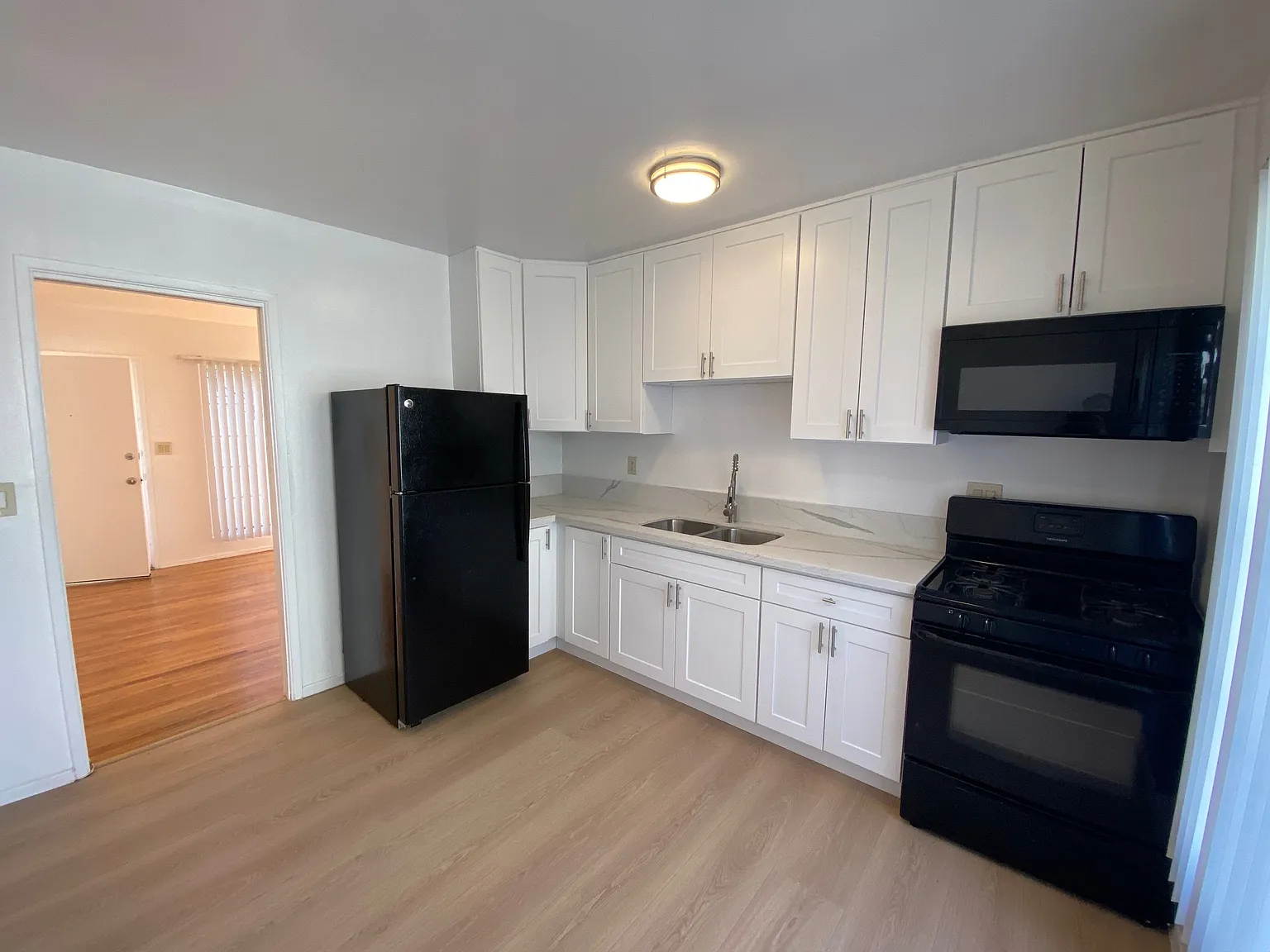 2 bed, 675 sqft, $2,695 — Photo 4