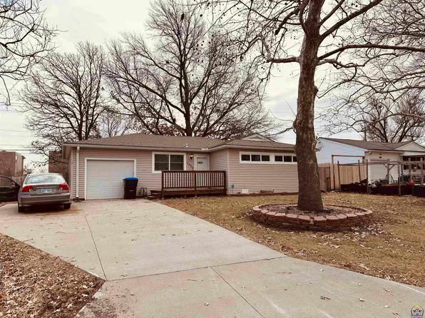1452 SW Amhurst Rd, Topeka, KS 66604