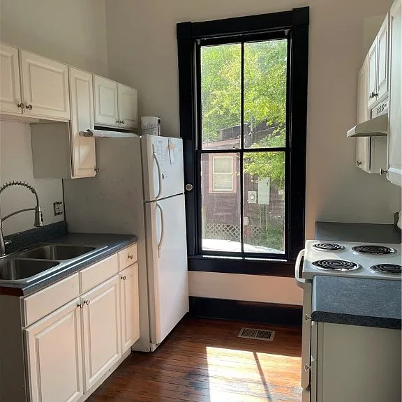 502 E Park Ave #A — Photo 3