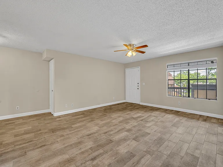 364 Northpointe Ct #206 — Photo 13
