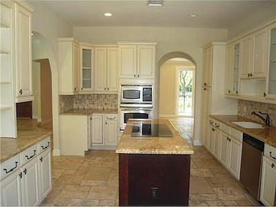 3rd image of 133 San Sebastian Ave