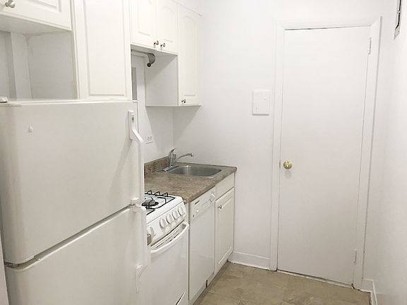 5th image of 304 E 38th St APT 3C