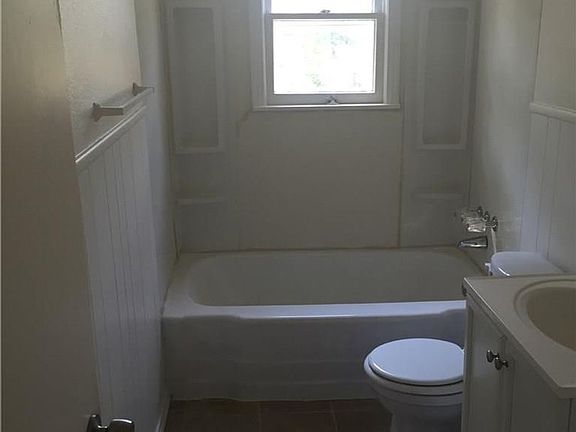 2nd image of 1107 Stanford St
