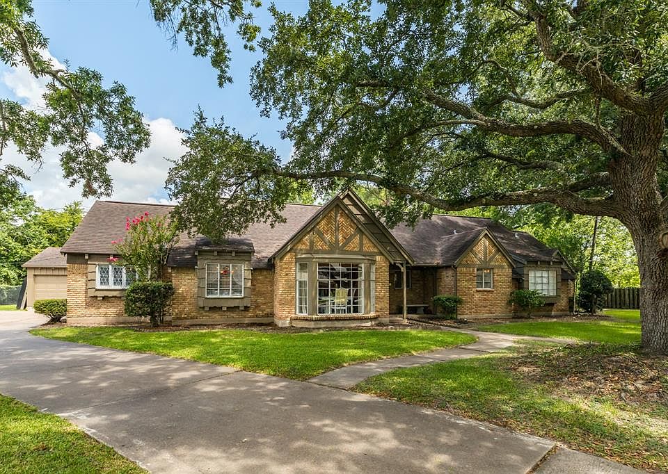 1st image of 1717 Tara Cir