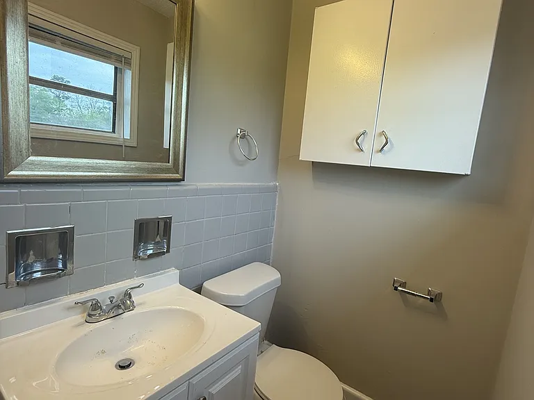 913 Daniel Cir — Photo 9