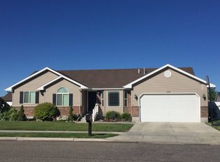 5498 S Thunder Dr, Ammon, ID 83406