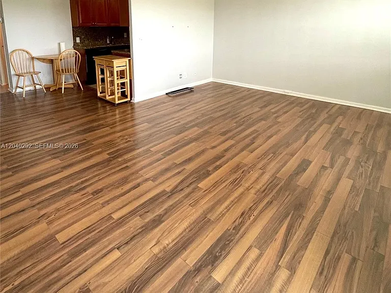 4031 Harwood Cres #4031-D — Photo 9