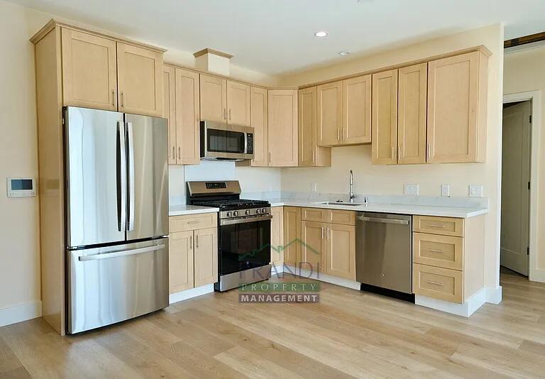10 E Crescent Dr #B — Photo 1
