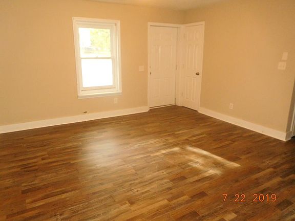 2nd image of 953 Wellman St