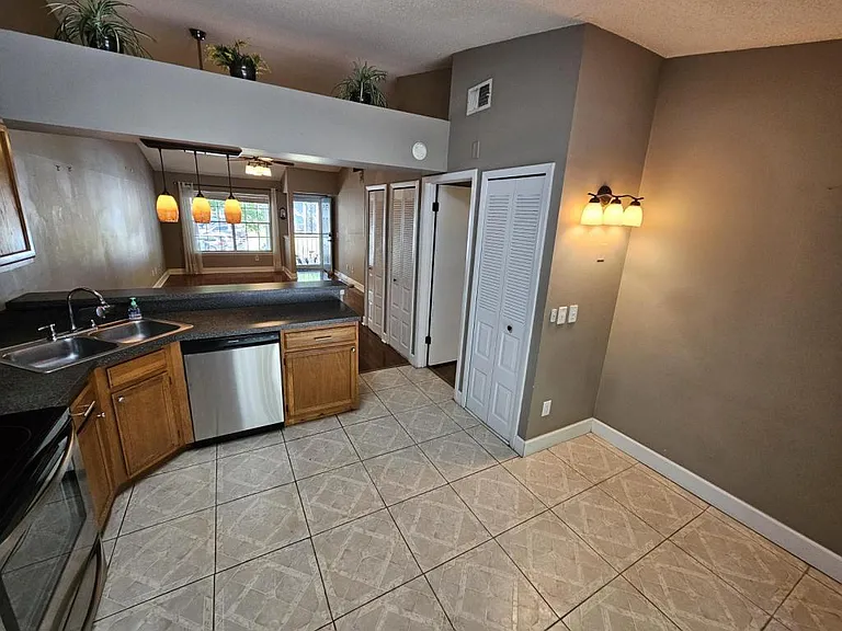 5477 Lake Margaret Dr #F — Photo 8