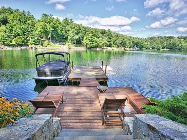 44 Ferris Estates Rd, New Milford, CT 06776