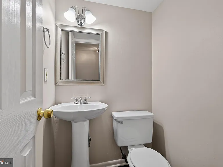 15063 Cherrydale Dr — Photo 16