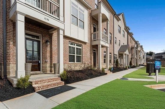 2nd image of 1264 Stone Castle Cir SE