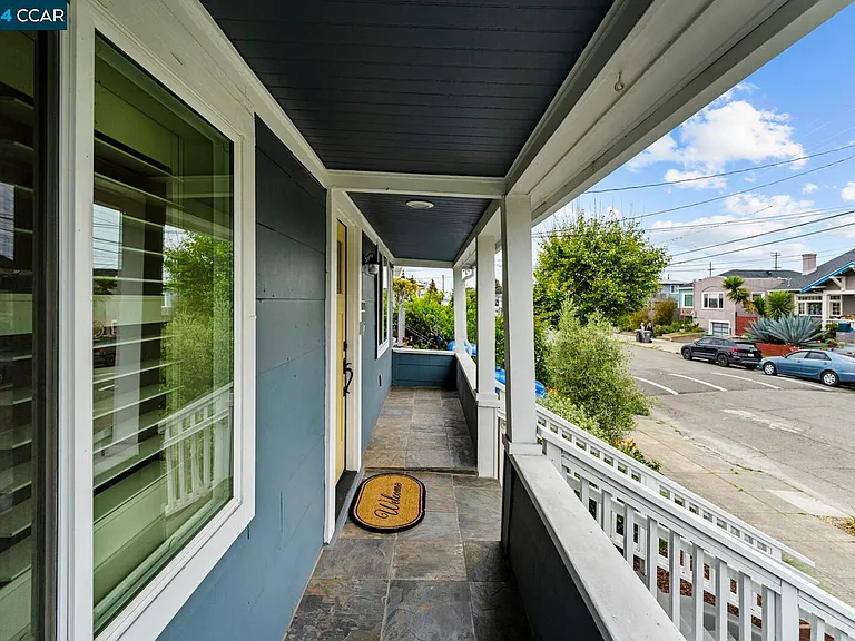 871 43rd St — Photo 35