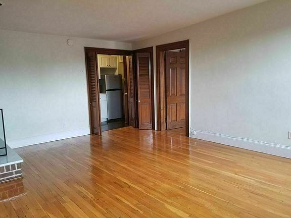 3rd image of 305 Henry St APT 3R