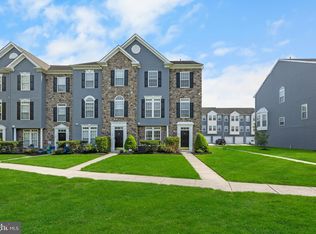 9 Swan Ct, Riverside, NJ 08075
