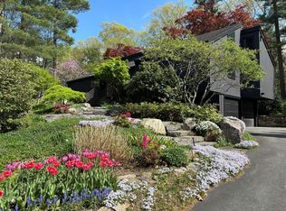 13 Robinwood Rd, Acton, MA 01720