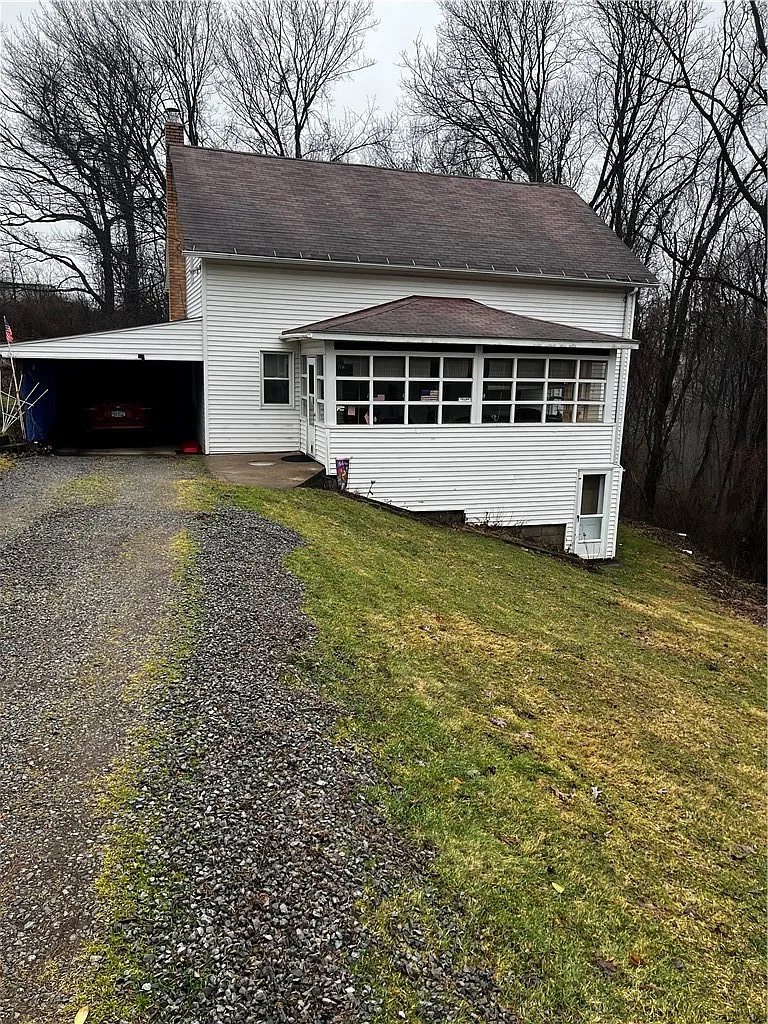 108 Pfeifer Rd photo 1