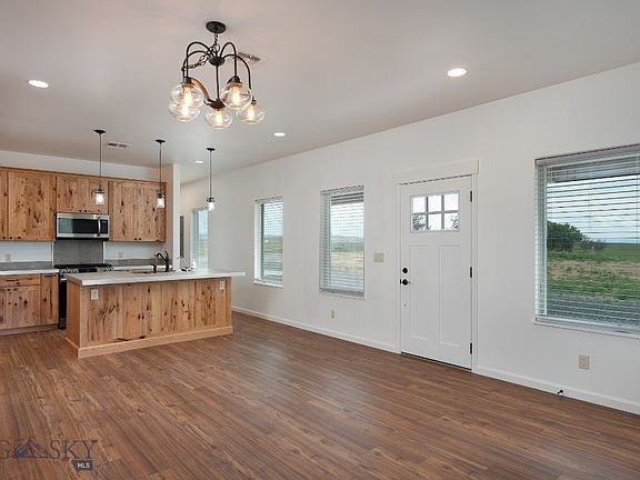 4th image of 375 Price Rd