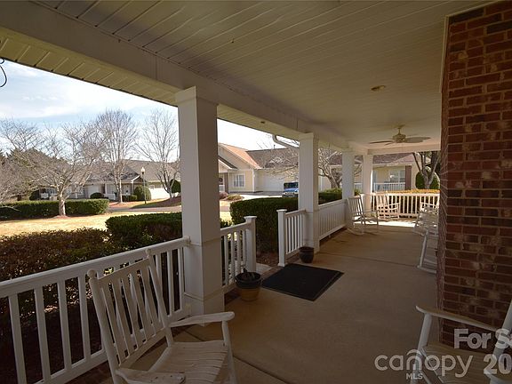3rd image of 2331 Granville Pl