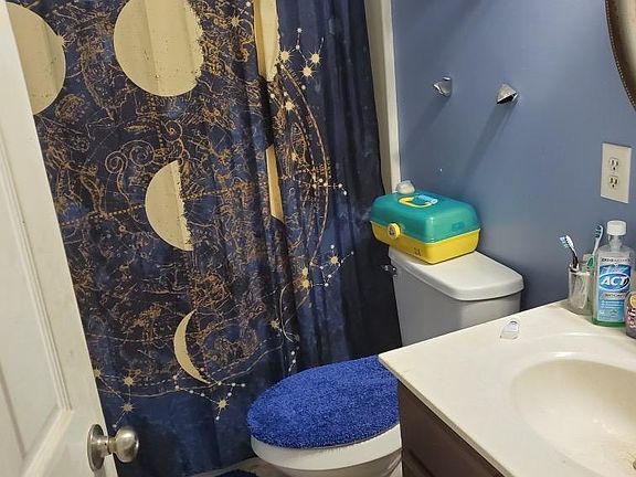 3rd image of 12732 Saint James Dr
