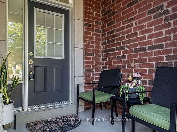 3rd image of 49 Rimrock Cres