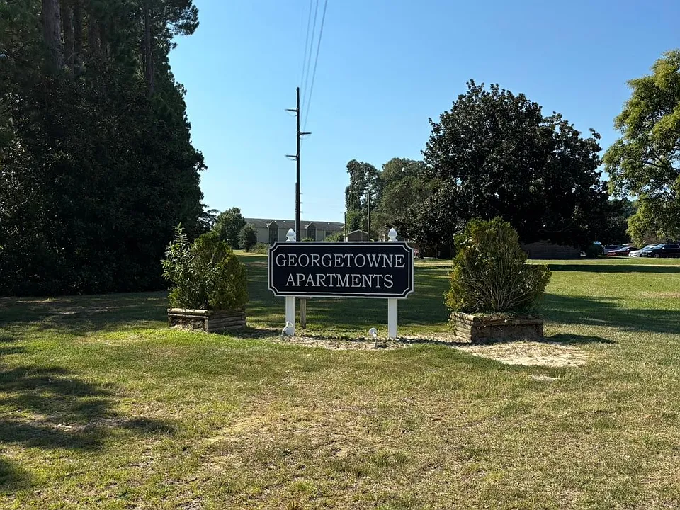 Georgetowne Apartments