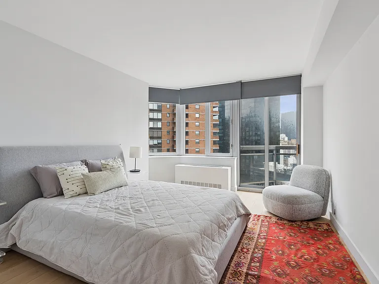 500 W 43rd St #37B — Photo 5