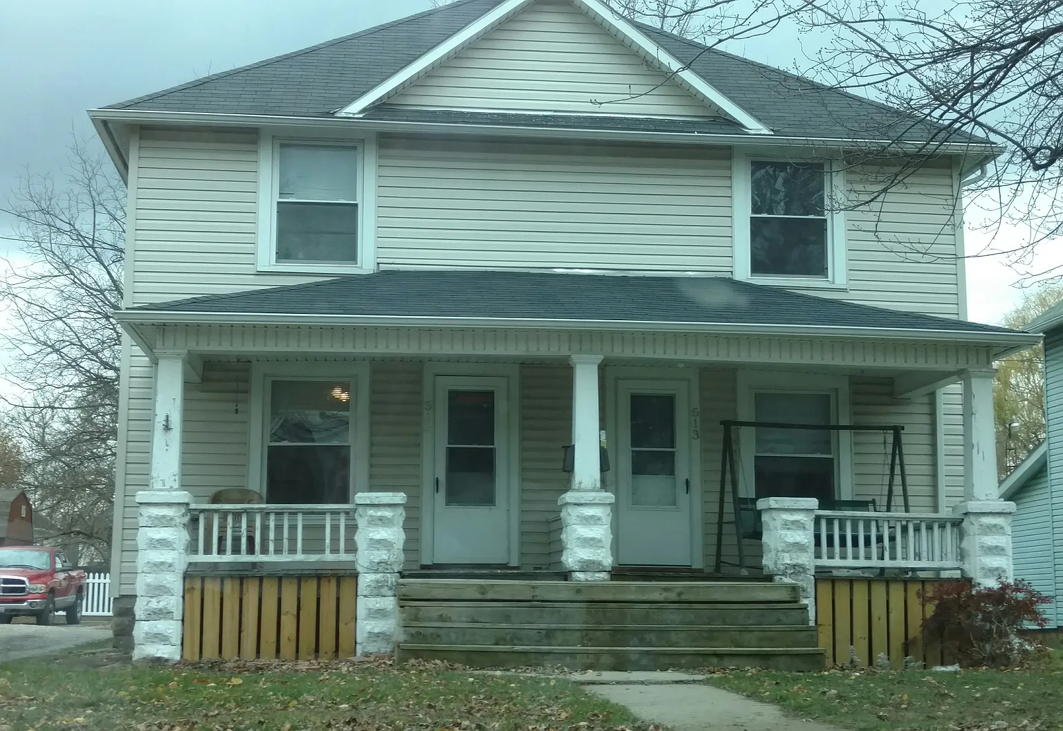 513 Windsor St photo 1