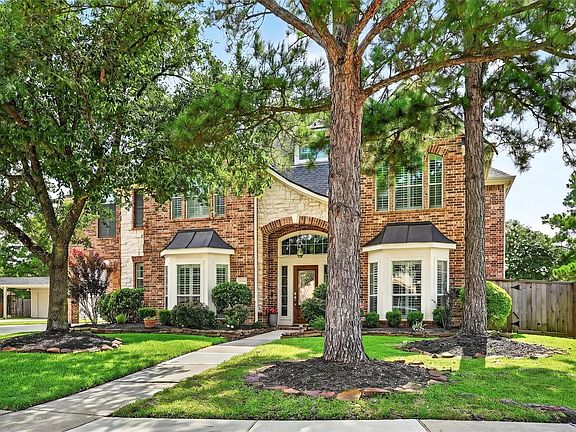 4th image of 10111 Earlington Manor Dr