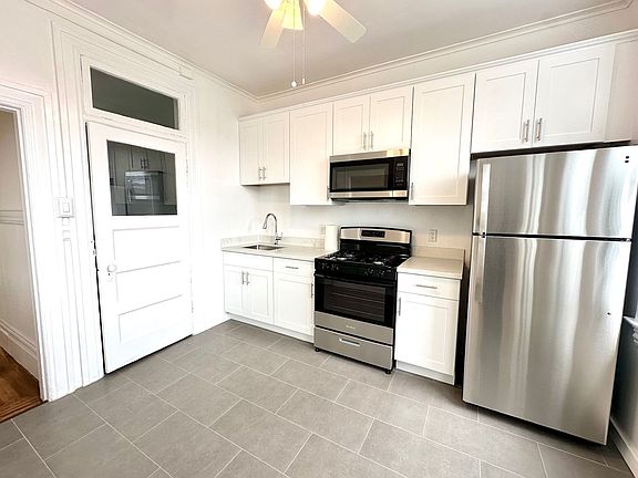 3rd image of 1024-1028 Montgomery St #1024