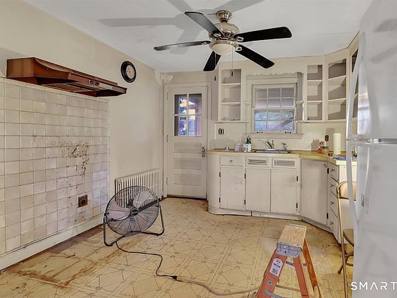 4th image of 30 Eleanor Place